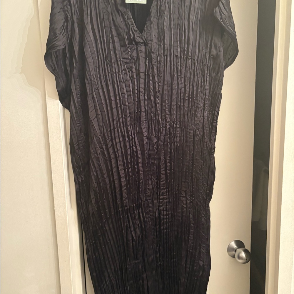 H&M Black Plisse Midi Dress
